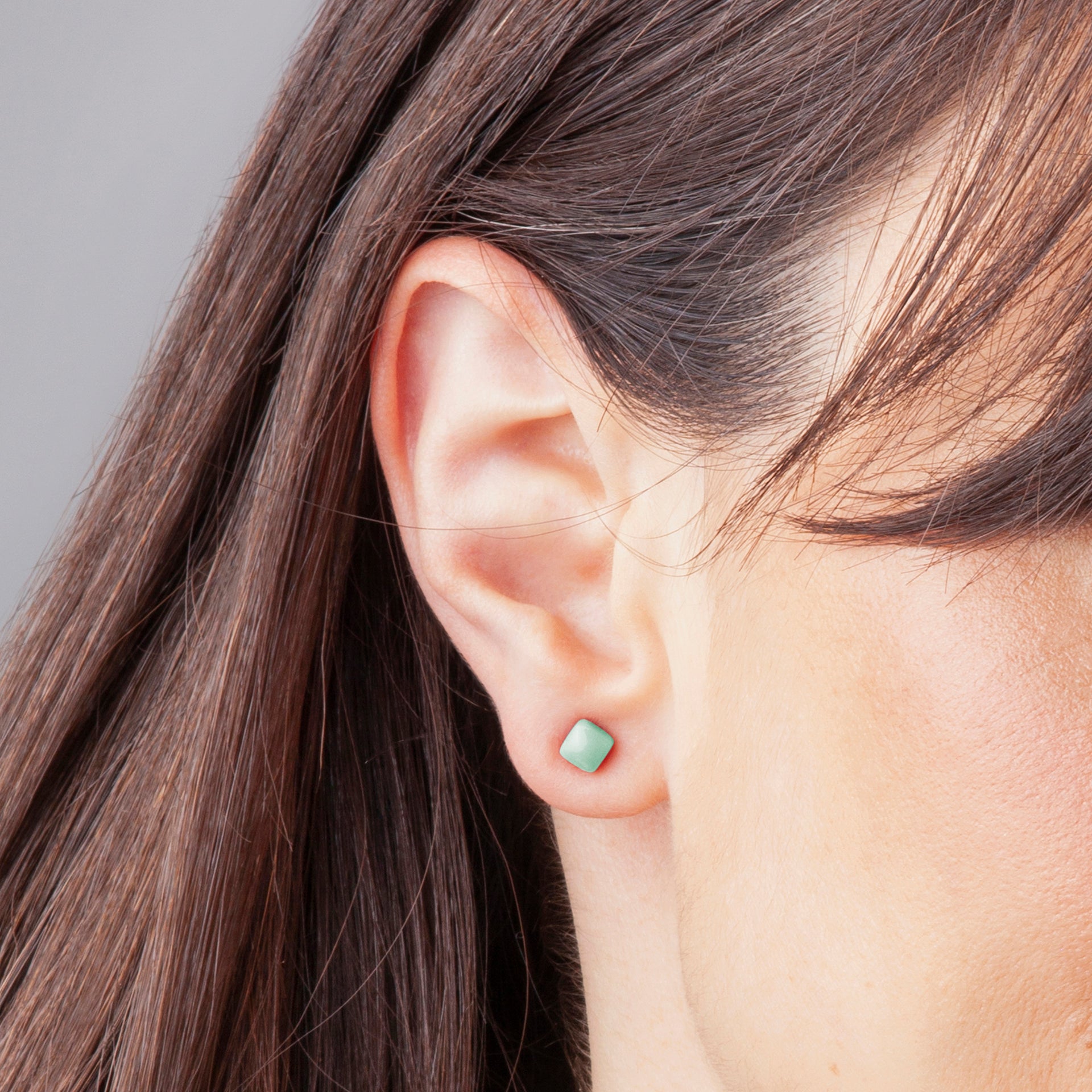 Foto von Small geometric earrings • 4mm Foto von Small geometric earrings • 4mm