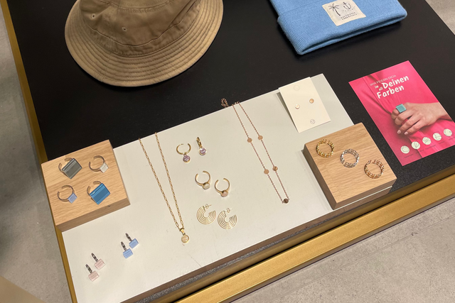 Bochum – nachhaltiger Glasschmuck & minimalistisches Design mitten im Ruhrgebiet Bochum – nachhaltiger Glasschmuck & minimalistisches Design mitten im Ruhrgebiet