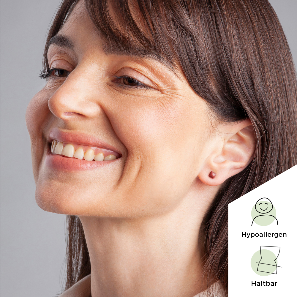 Foto von Small geometric earrings • 4mm Foto von Small geometric earrings • 4mm