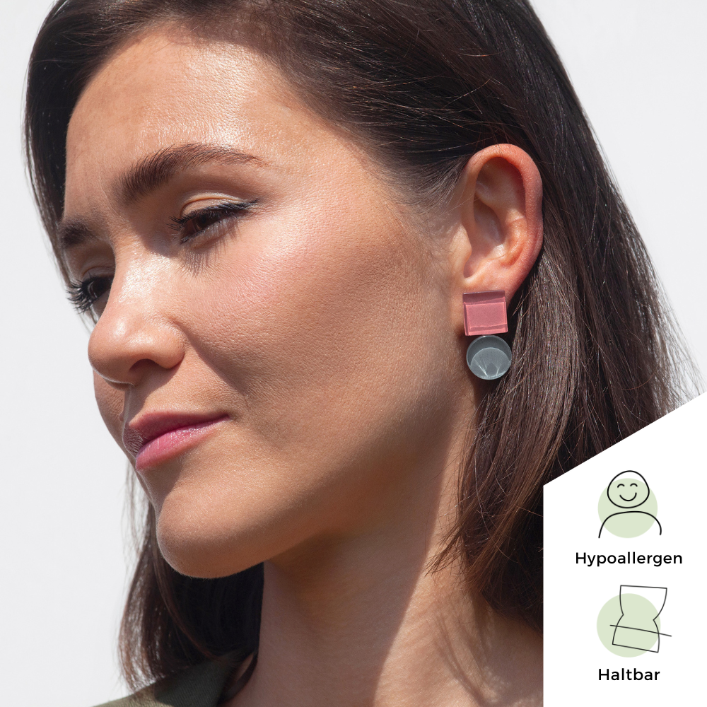 Foto von Geometric statement earrings Foto von Geometric statement earrings