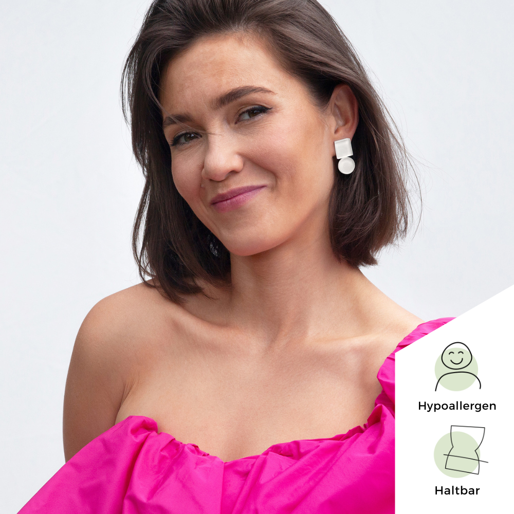 Foto von Geometric statement earrings Foto von Geometric statement earrings