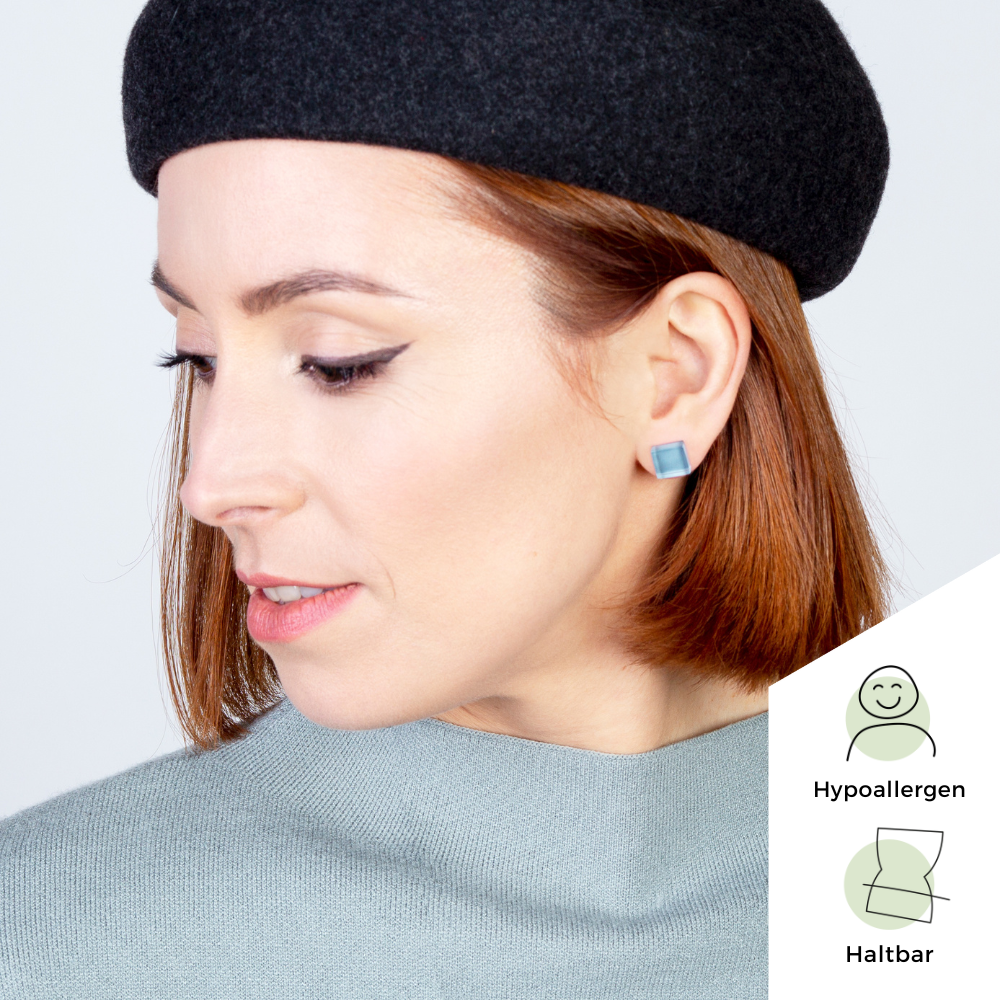 Foto von Small glass stud earrings • 10mm Foto von Small glass stud earrings • 10mm