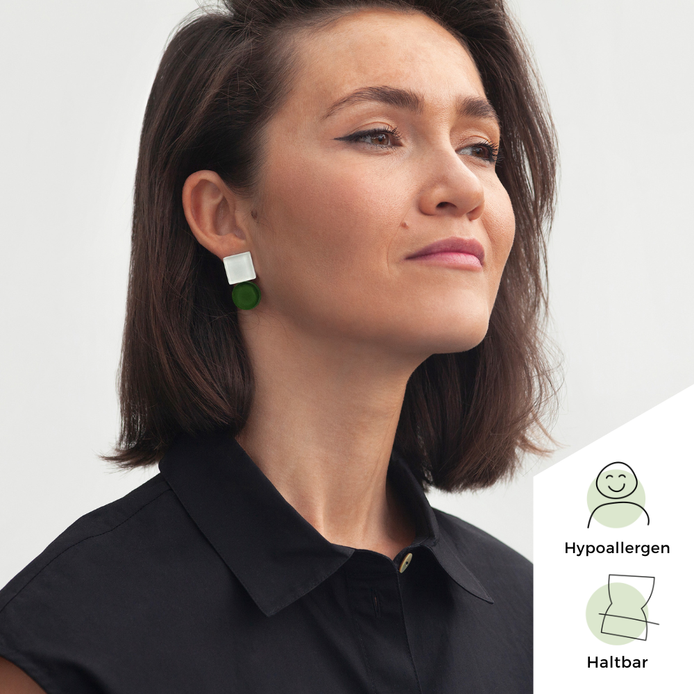 Foto von Geometric statement earrings Foto von Geometric statement earrings