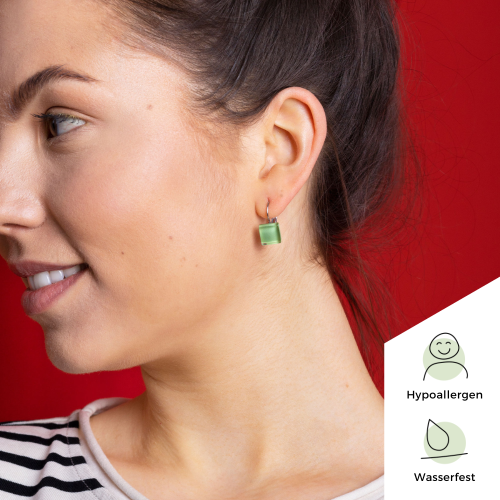 Foto von Geometrische Ohrringe aus Glas • 10mm Foto von Geometrische Ohrringe aus Glas • 10mm