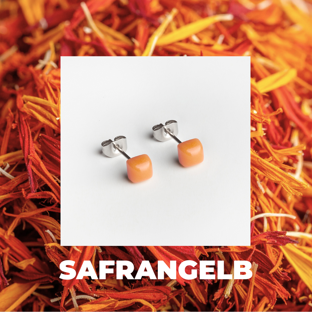 Foto von Small geometric earrings • 4mm Foto von Small geometric earrings • 4mm