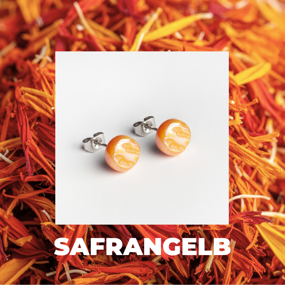 Foto von Glass stud earrings with a pearlescent finish • 8mm Foto von Glass stud earrings with a pearlescent finish • 8mm