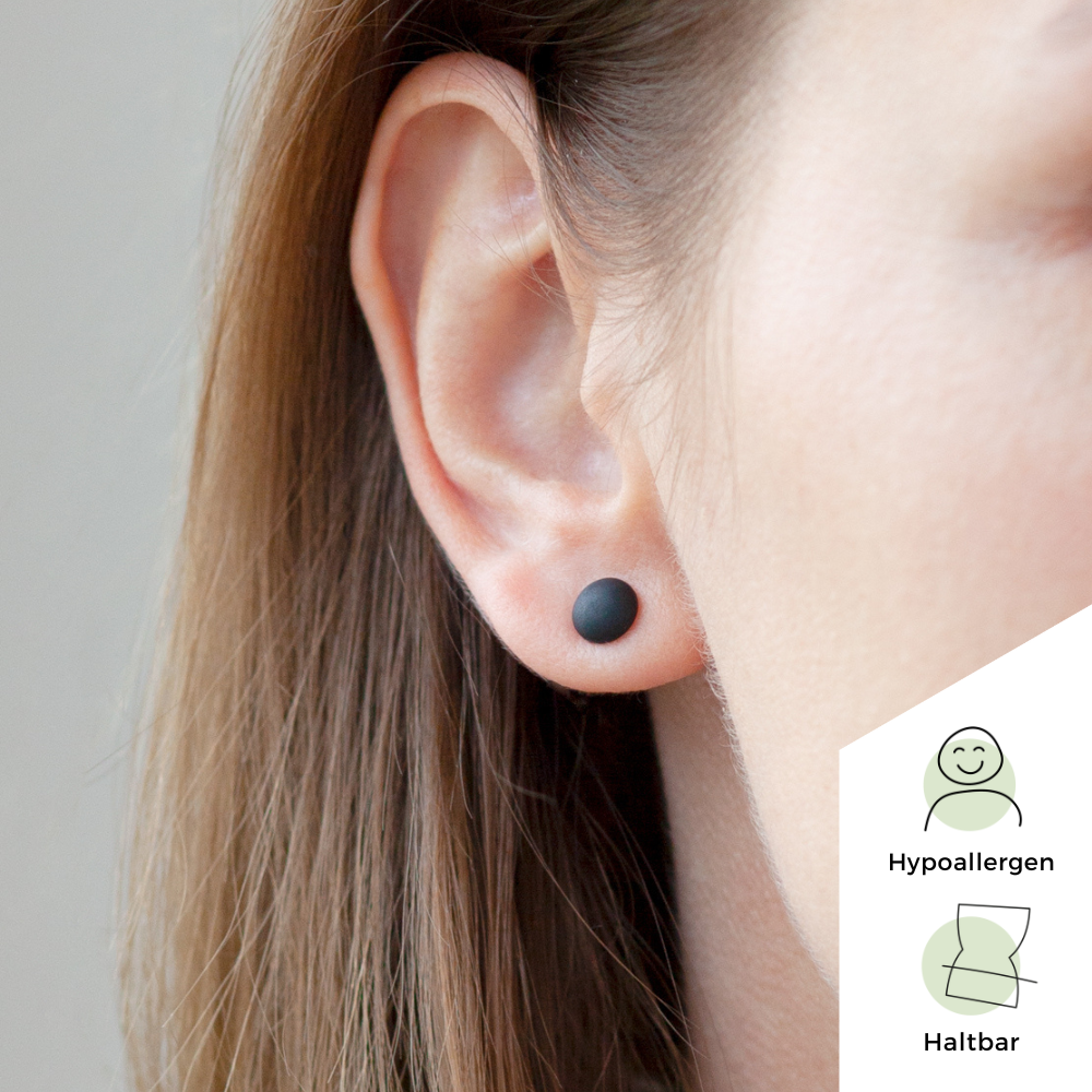 Foto von Schwarze Ohrstecker • Minimalistisch & rund • 7 mm Foto von Schwarze Ohrstecker • Minimalistisch & rund • 7 mm
