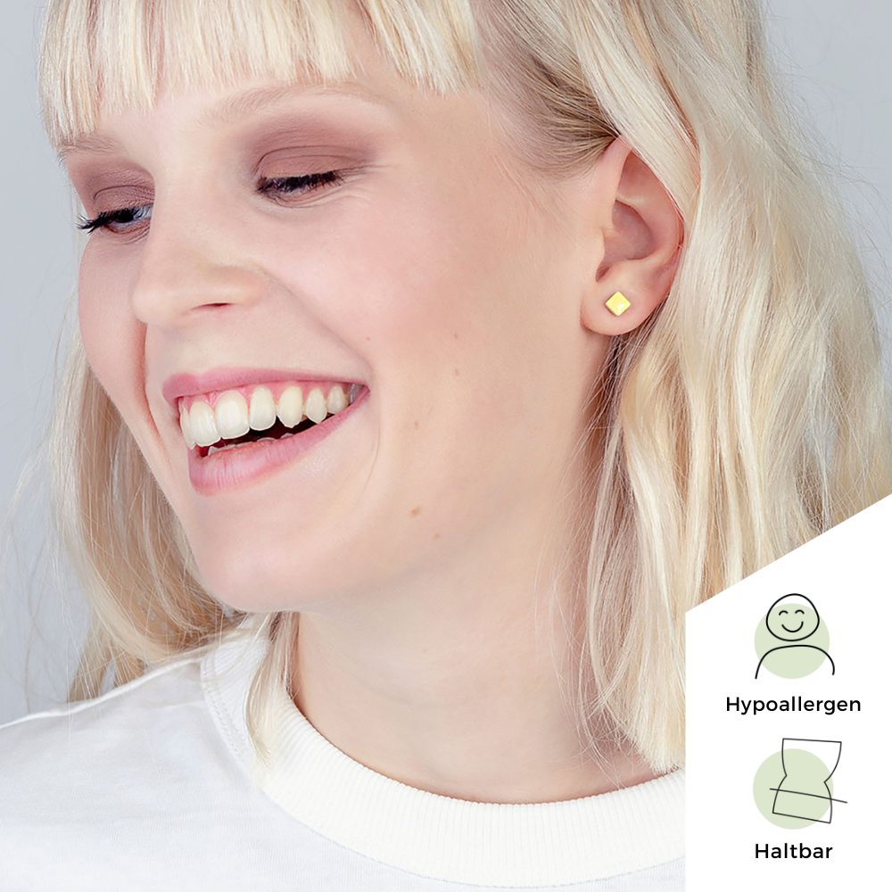 Foto von Minimalist ceramic earrings • 5mm Foto von Minimalist ceramic earrings • 5mm