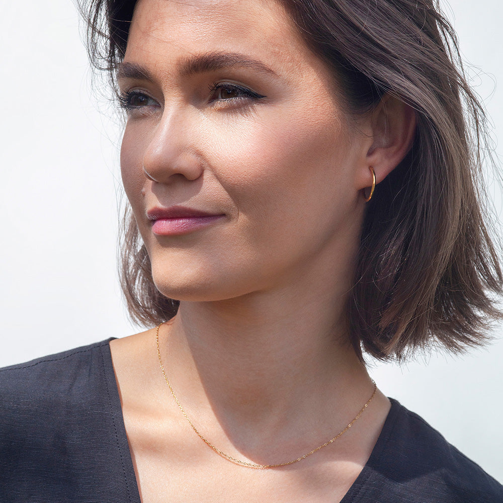 Foto von Basic hoop clip earrings • Minimalist earrings Foto von Basic hoop clip earrings • Minimalist earrings