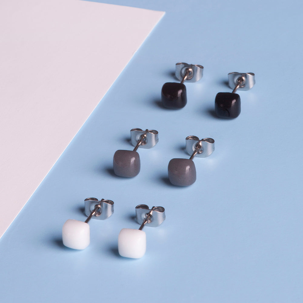 Foto von Geometric Earrings 3-Piece Set • 4mm Foto von Geometric Earrings 3-Piece Set • 4mm