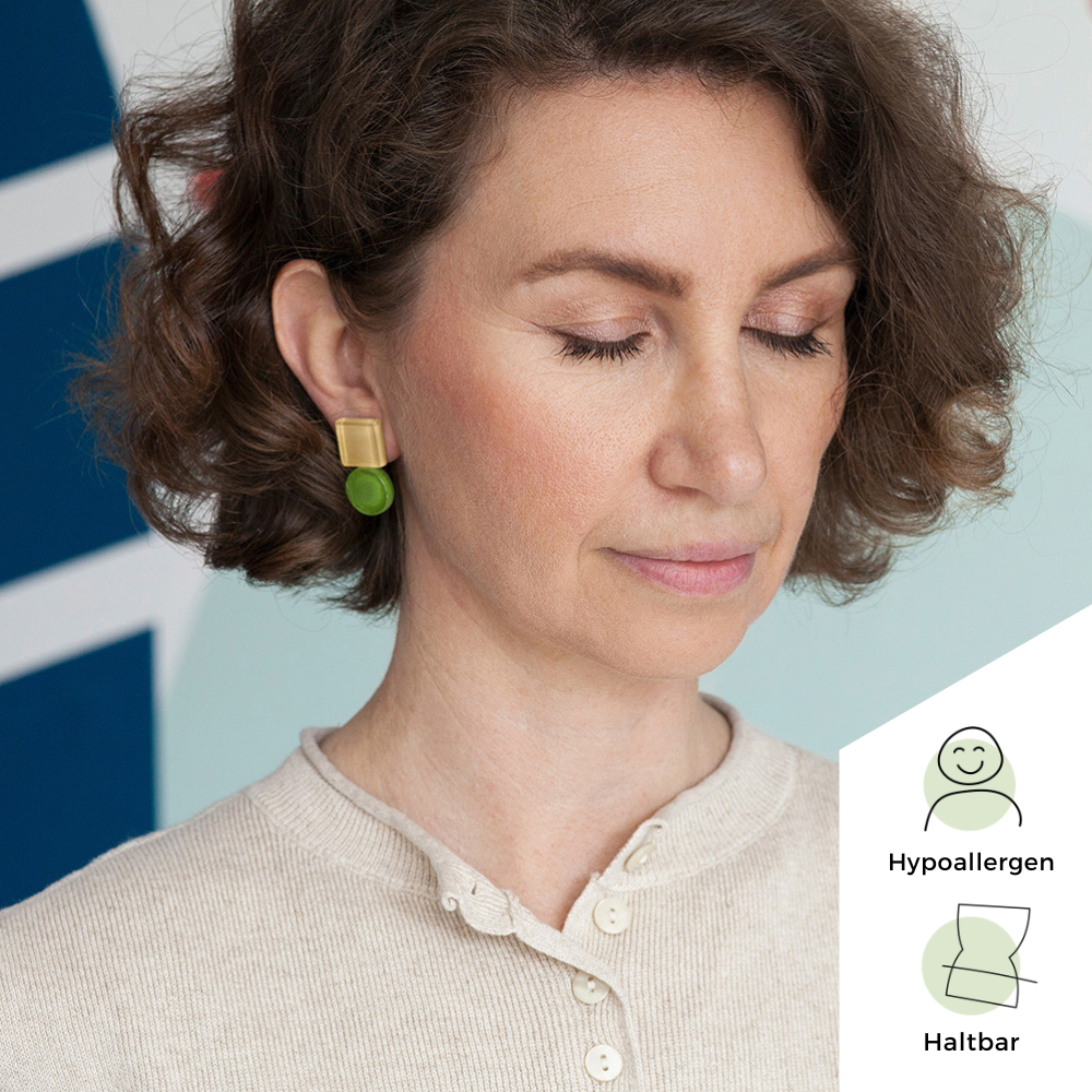 Foto von Geometric statement earrings Foto von Geometric statement earrings