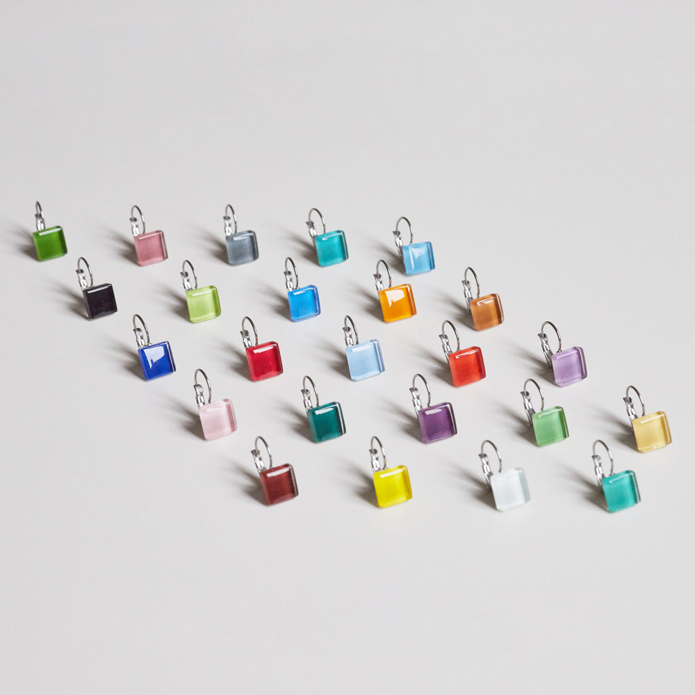 Foto von Geometric glass earrings • 10mm Foto von Geometric glass earrings • 10mm