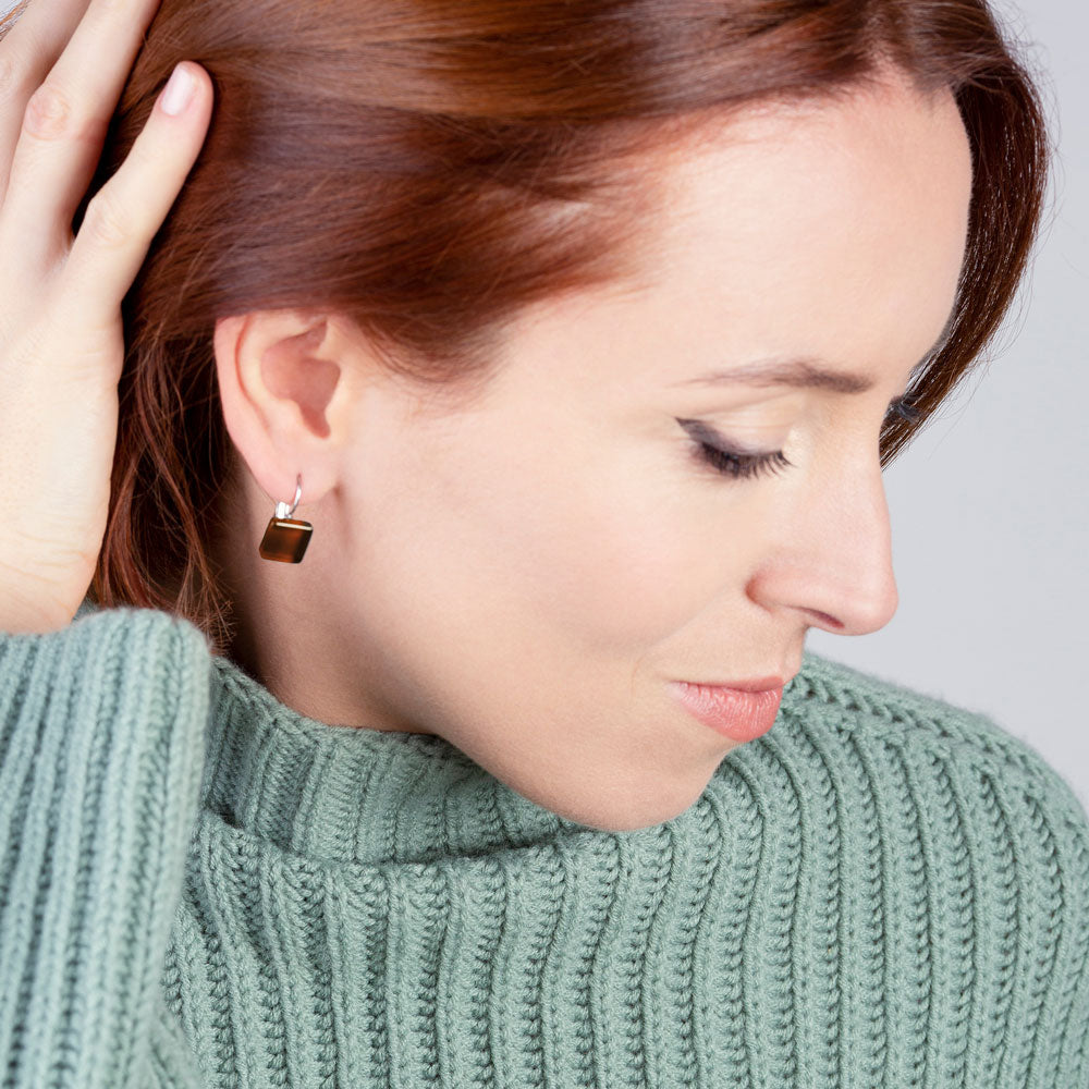 Foto von Geometric glass earrings • 10mm Foto von Geometric glass earrings • 10mm