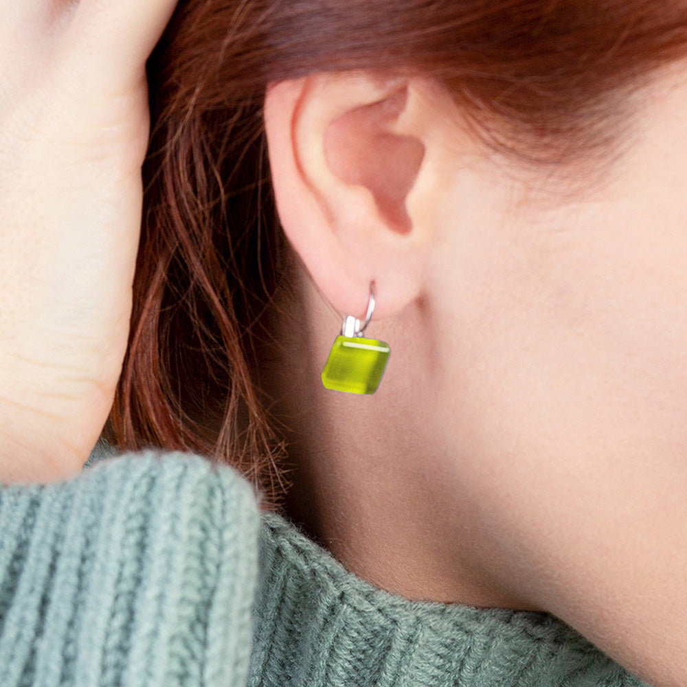 Foto von Geometric glass earrings • 10mm Foto von Geometric glass earrings • 10mm