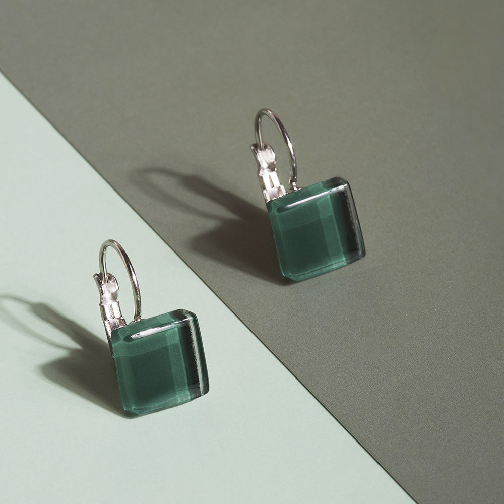 Foto von Geometric glass earrings • 10mm Foto von Geometric glass earrings • 10mm
