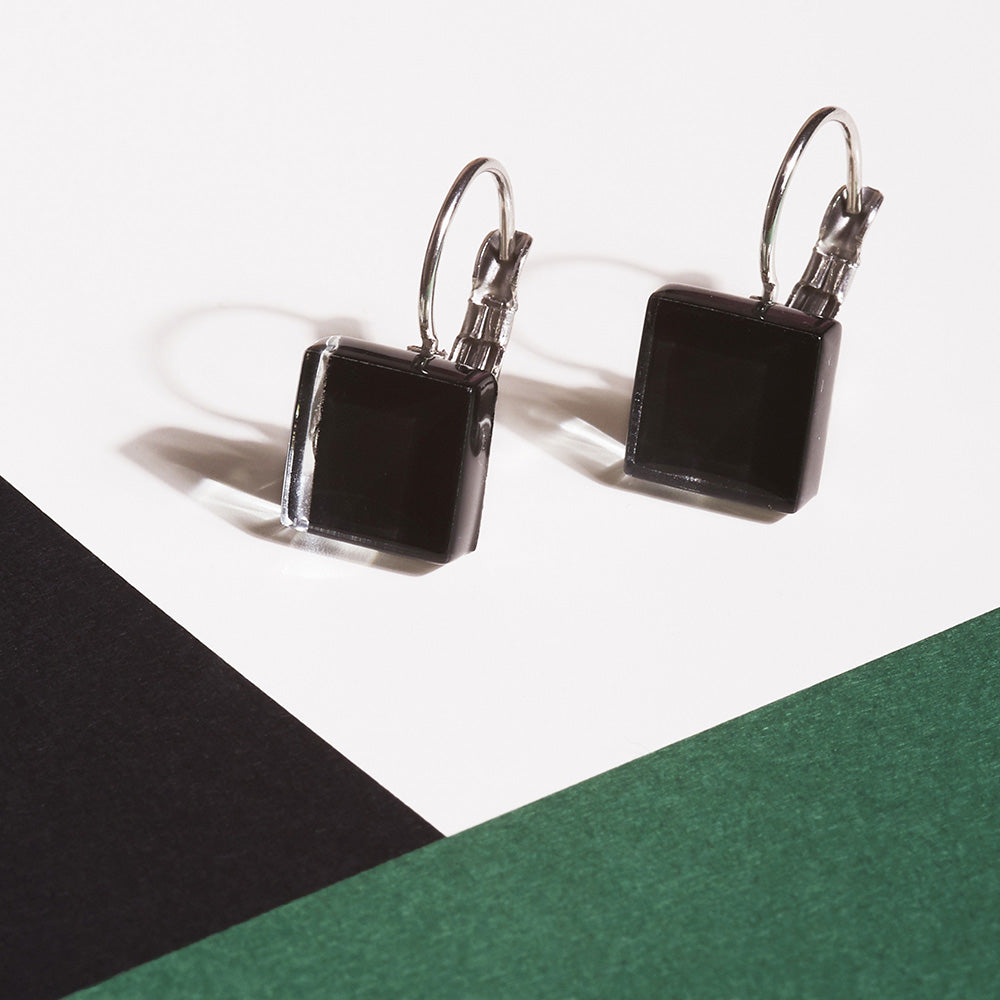 Foto von Geometric glass earrings • 10mm Foto von Geometric glass earrings • 10mm