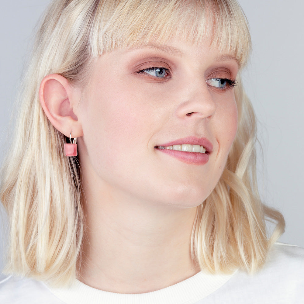 Foto von Geometric glass earrings • 10mm Foto von Geometric glass earrings • 10mm