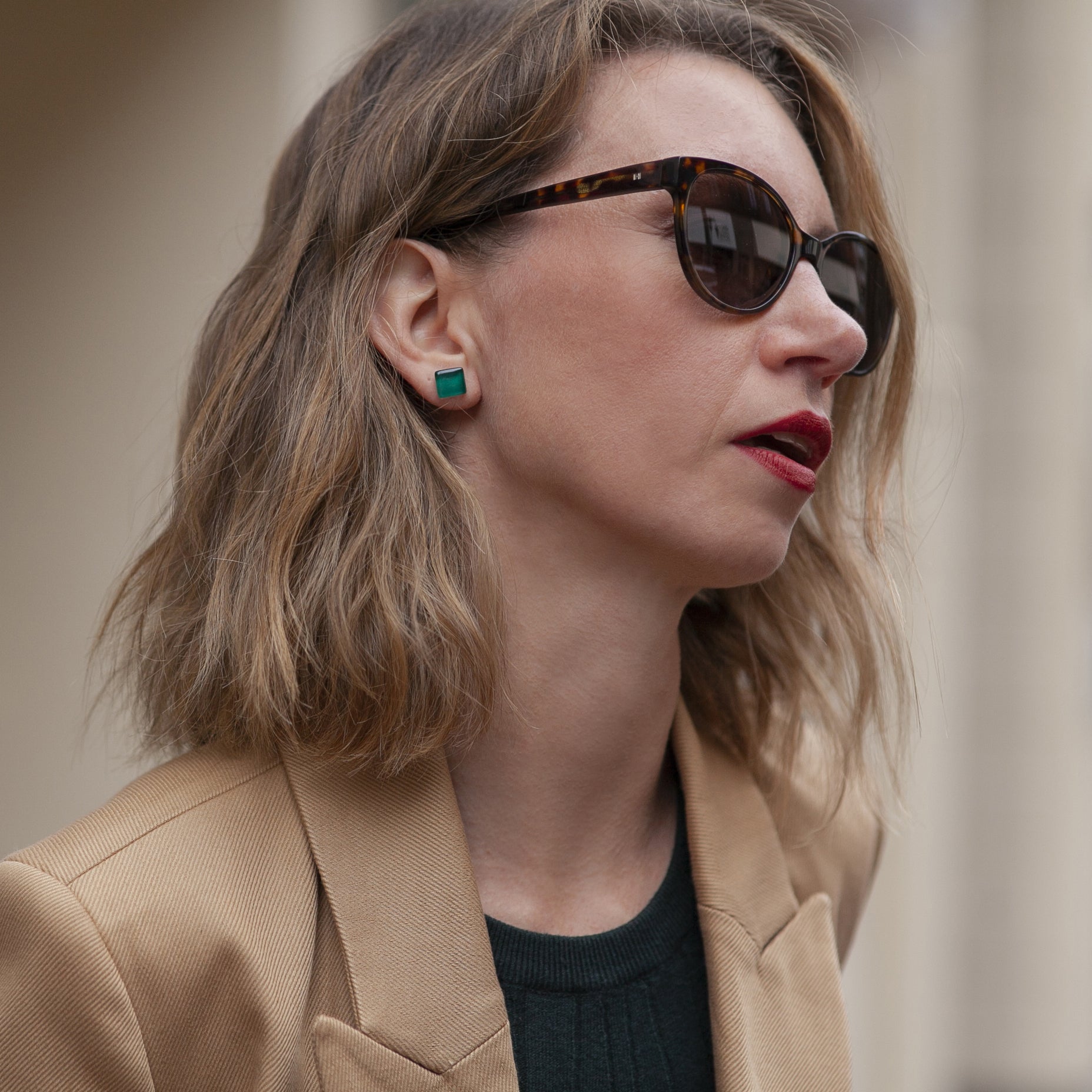 Foto von Small glass stud earrings • 10mm Foto von Small glass stud earrings • 10mm