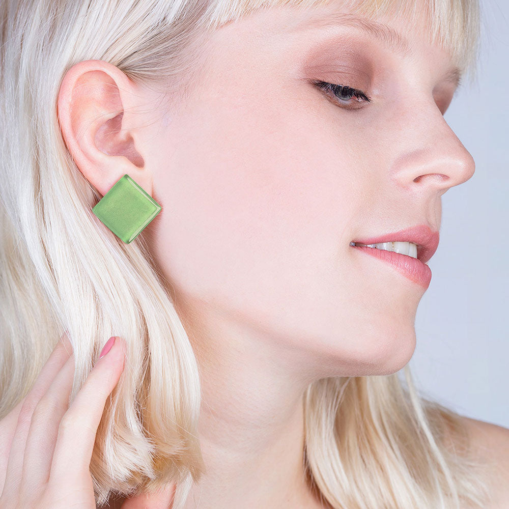 Foto von Statement Clip Ohrringe aus Glas • 20mm