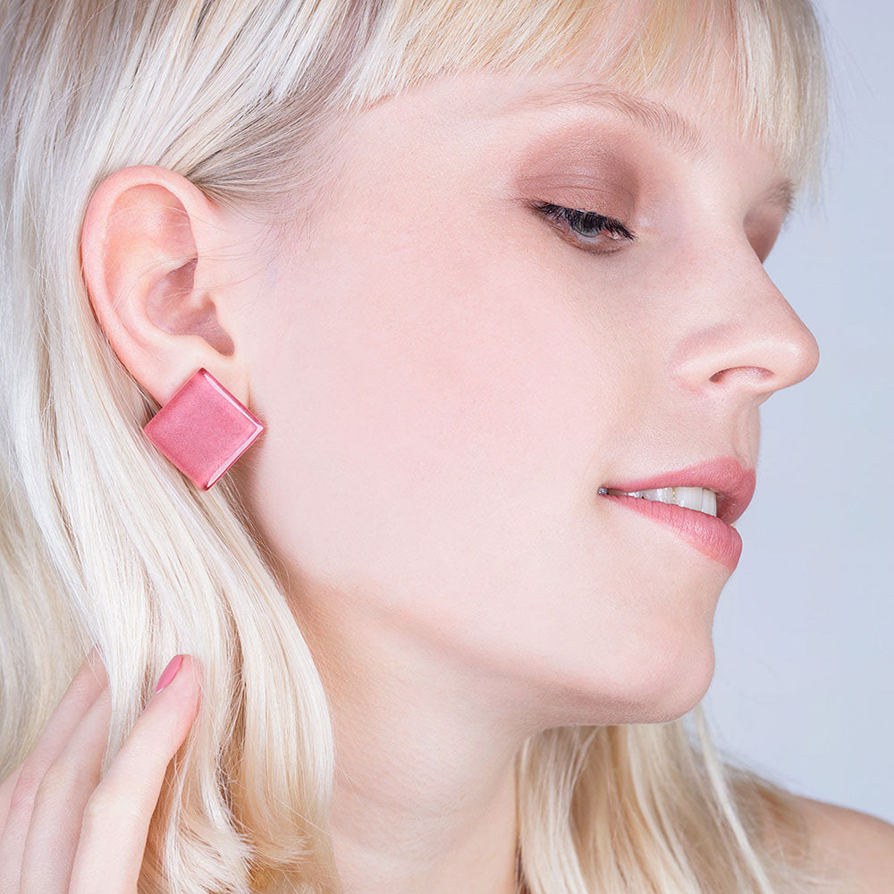 Foto von Statement Clip Ohrringe aus Glas • 20mm