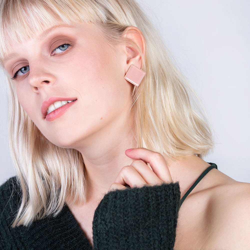 Foto von Statement Clip Ohrringe aus Glas • 20mm