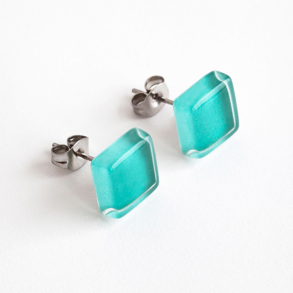 Foto von Kleine Ohrstecker aus Glas • 10mm Foto von Kleine Ohrstecker aus Glas • 10mm