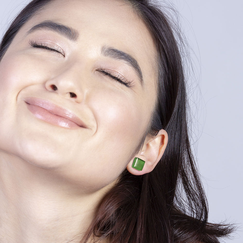 Foto von Small glass stud earrings • 10mm Foto von Small glass stud earrings • 10mm