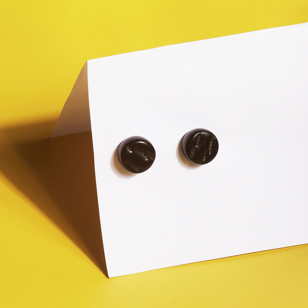 Foto von Glass stud earrings with a pearlescent finish • 8mm Foto von Glass stud earrings with a pearlescent finish • 8mm