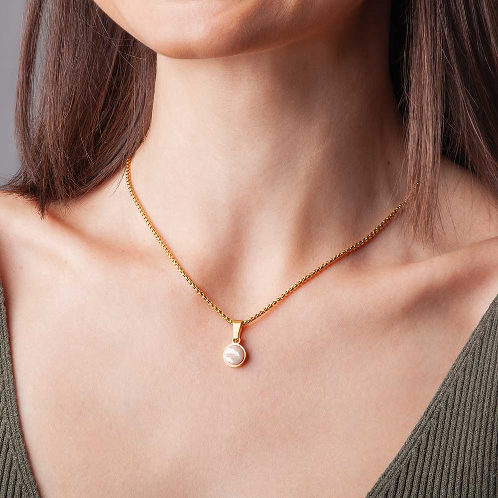 Foto von Short necklace with pendant • Mix & Match necklace Foto von Short necklace with pendant • Mix & Match necklace