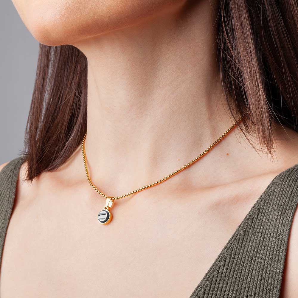 Foto von Short necklace with pendant • Mix & Match necklace Foto von Short necklace with pendant • Mix & Match necklace