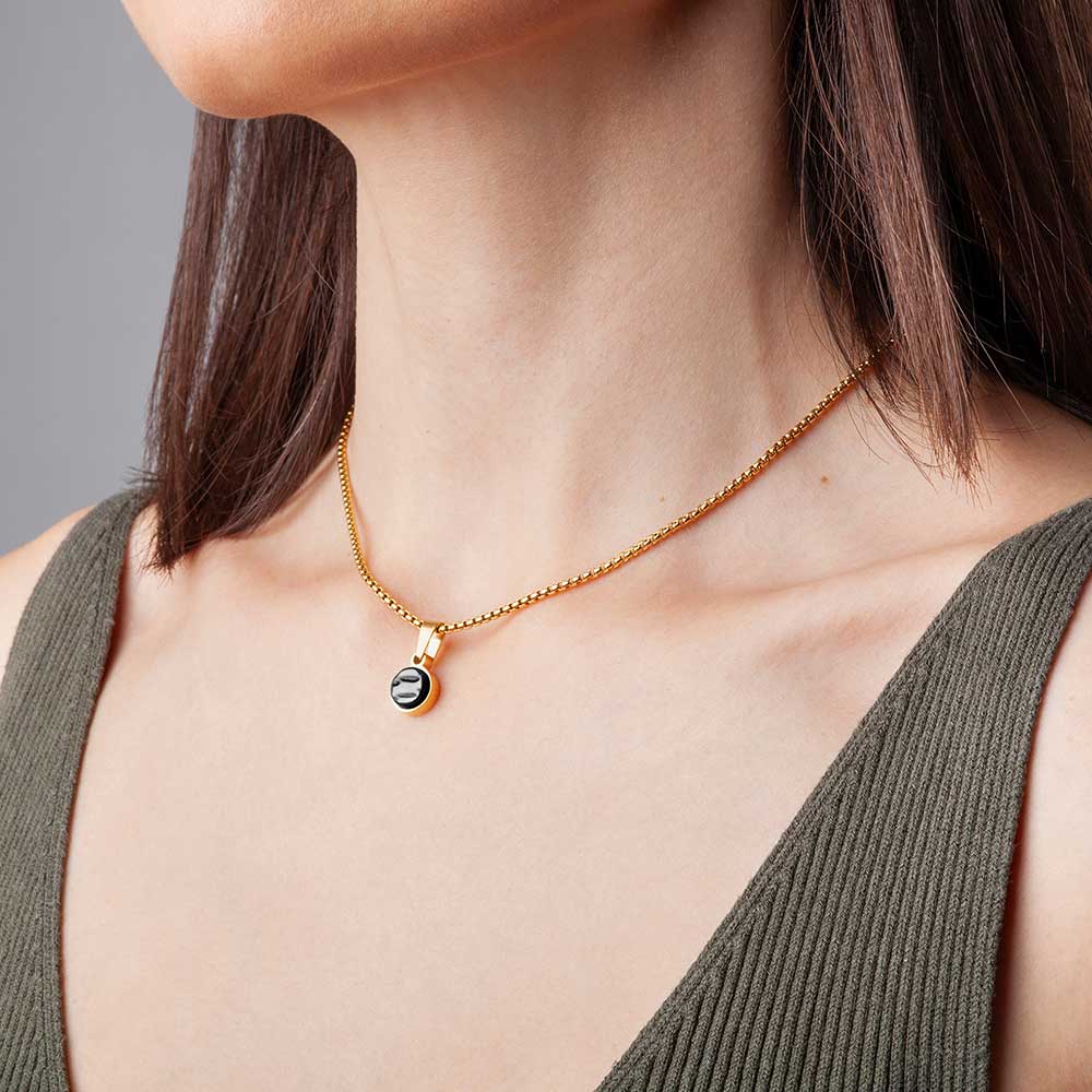 Foto von Short necklace with pendant • Mix & Match necklace Foto von Short necklace with pendant • Mix & Match necklace