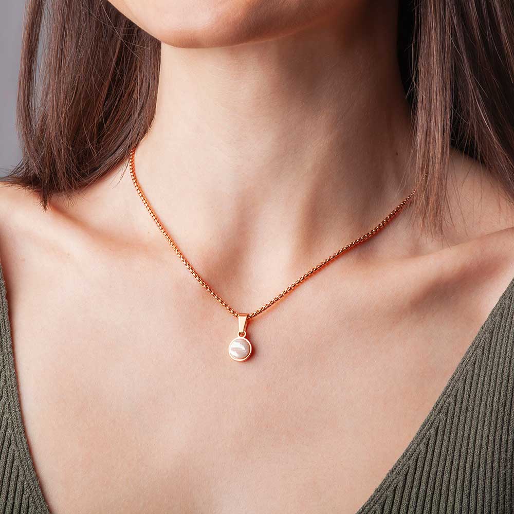 Foto von Short necklace with pendant • Mix & Match necklace Foto von Short necklace with pendant • Mix & Match necklace