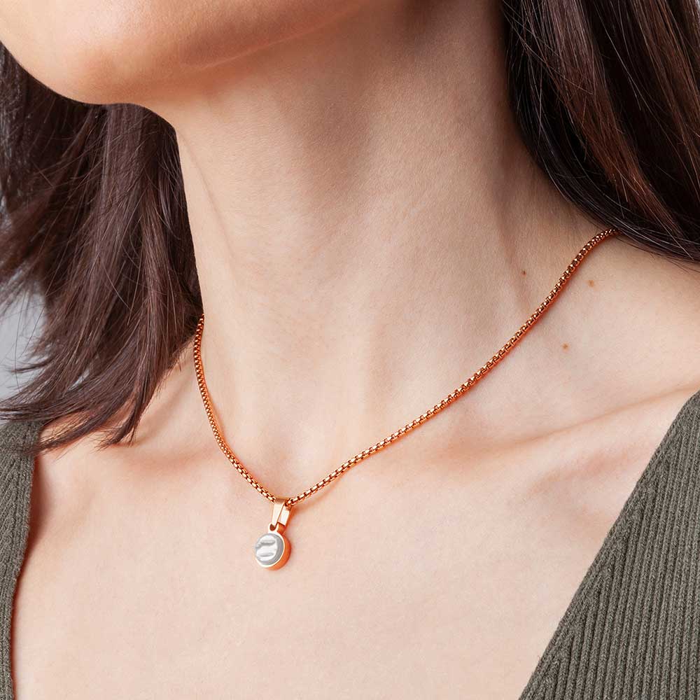 Foto von Short necklace with pendant • Mix & Match necklace Foto von Short necklace with pendant • Mix & Match necklace