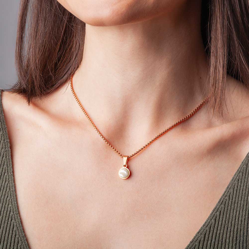 Foto von Short necklace with pendant • Mix & Match necklace Foto von Short necklace with pendant • Mix & Match necklace