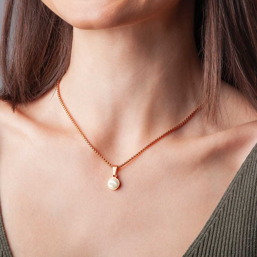 Foto von Short necklace with pendant • Mix & Match necklace Foto von Short necklace with pendant • Mix & Match necklace