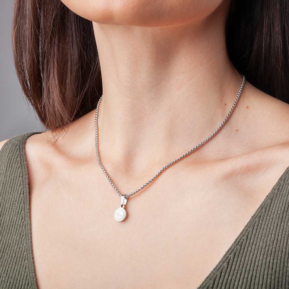 Foto von Short necklace with pendant • Mix & Match necklace Foto von Short necklace with pendant • Mix & Match necklace