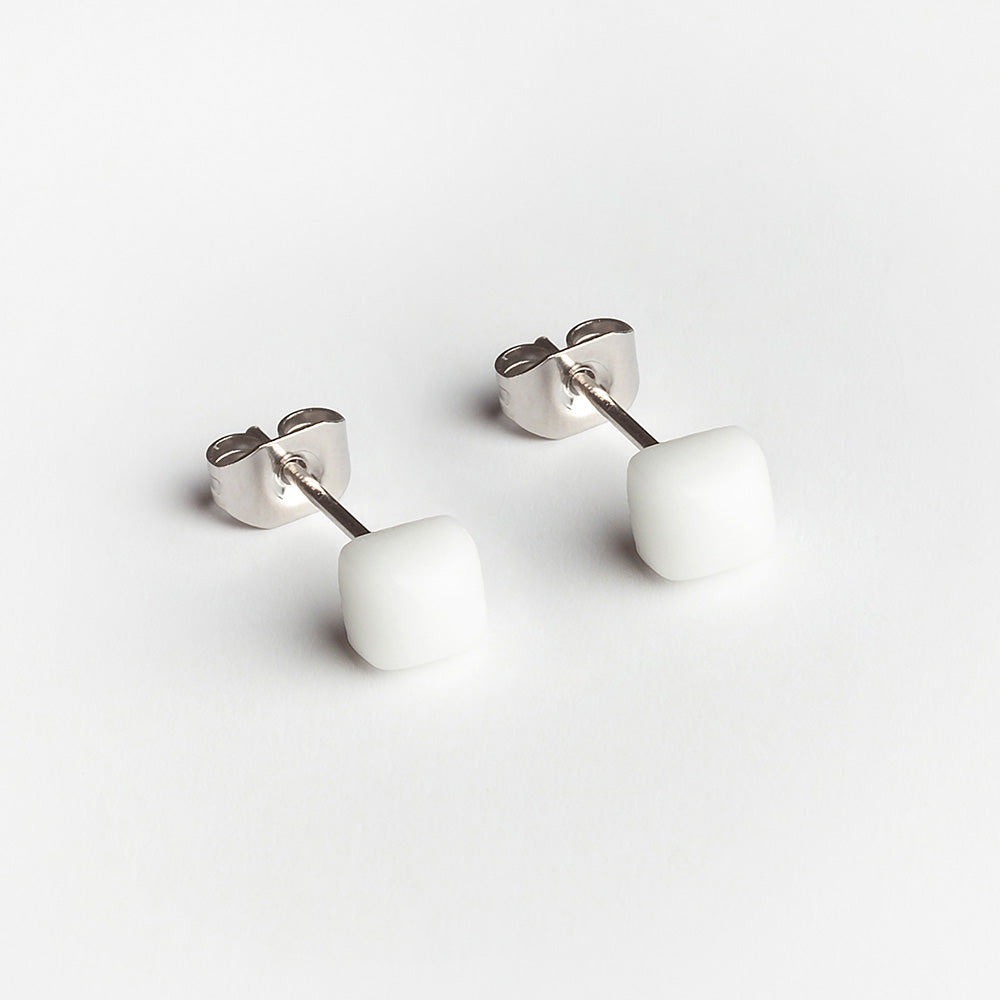Foto von Geometric Earrings 3-Piece Set • 4mm Foto von Geometric Earrings 3-Piece Set • 4mm