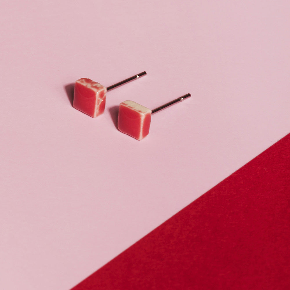 Foto von Minimalist ceramic earrings • 5mm Foto von Minimalist ceramic earrings • 5mm