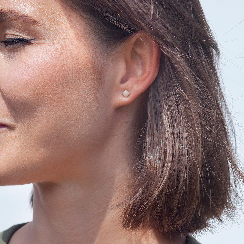 Foto von Geometrische Ohrringe klein • 4mm Foto von Geometrische Ohrringe klein • 4mm