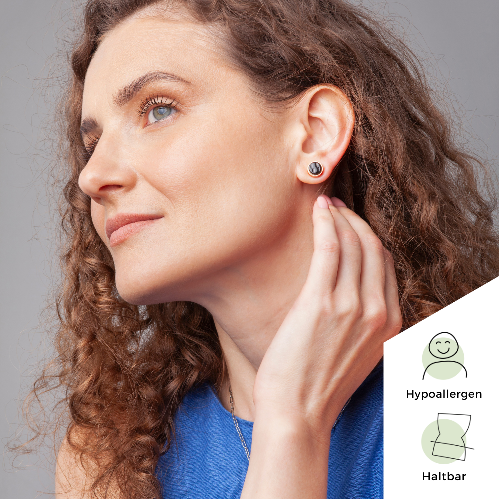 Foto von Stainless steel stud earrings with stone • Mother-of-pearl look • 8mm Foto von Stainless steel stud earrings with stone • Mother-of-pearl look • 8mm