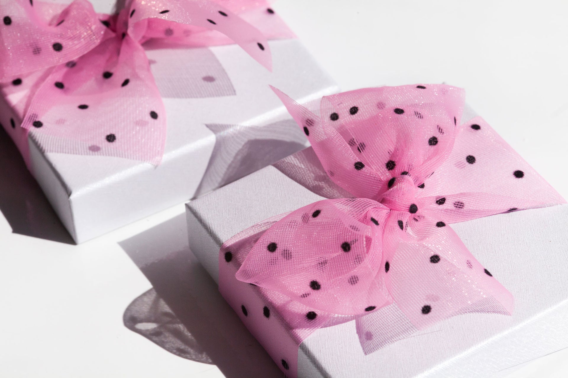 GIVE JEWELRY AS A GIFT GIVE JEWELRY AS A GIFT