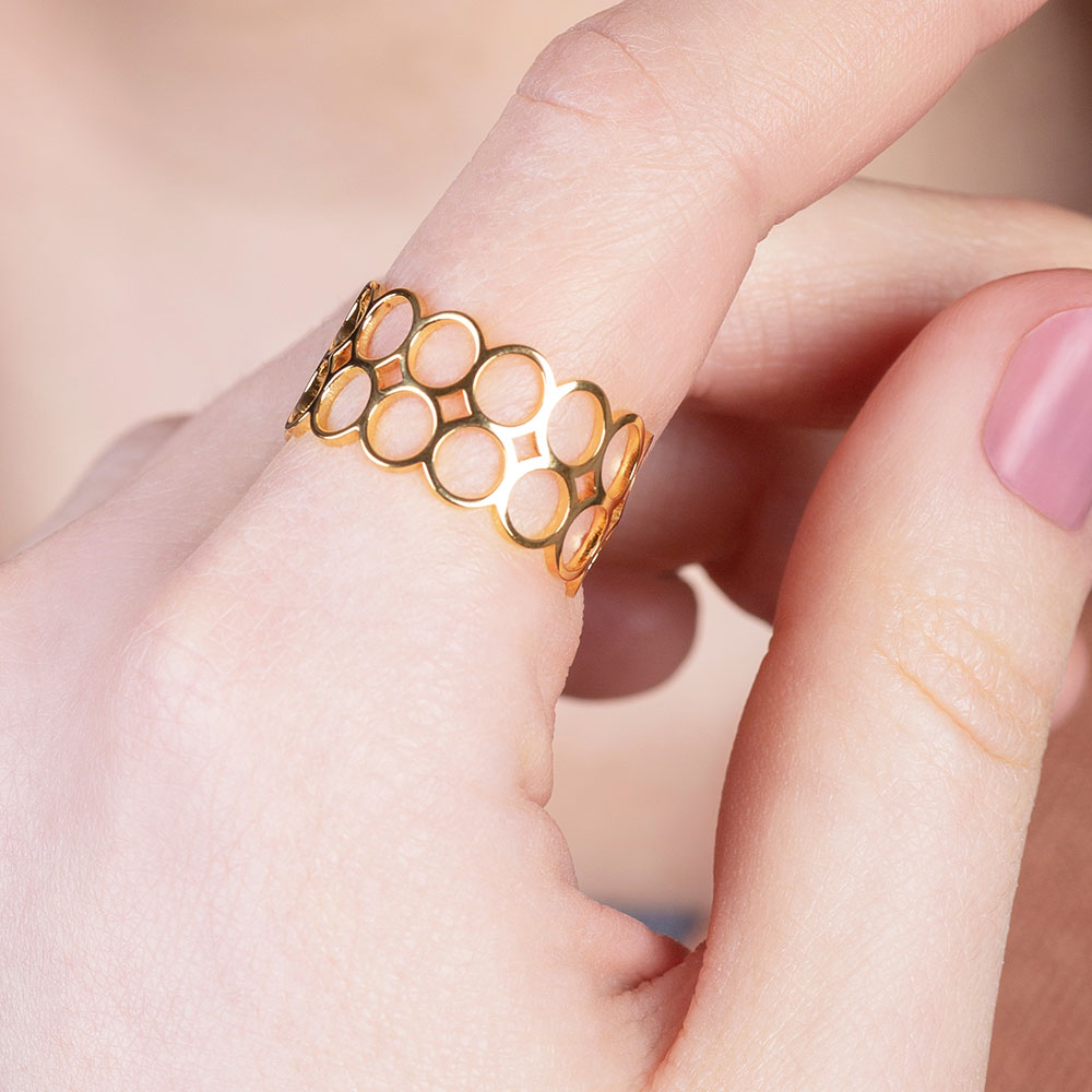 Foto von Adjustable stainless steel ring with circular elements Foto von Adjustable stainless steel ring with circular elements