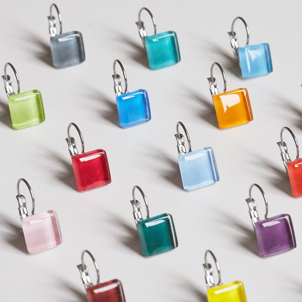 Foto von Geometric glass earrings • 10mm Foto von Geometric glass earrings • 10mm