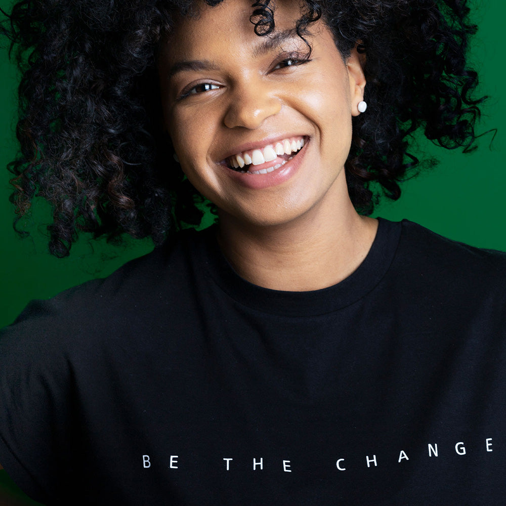 Foto von Glass stud earrings with a pearlescent finish • 8mm Foto von Glass stud earrings with a pearlescent finish • 8mm