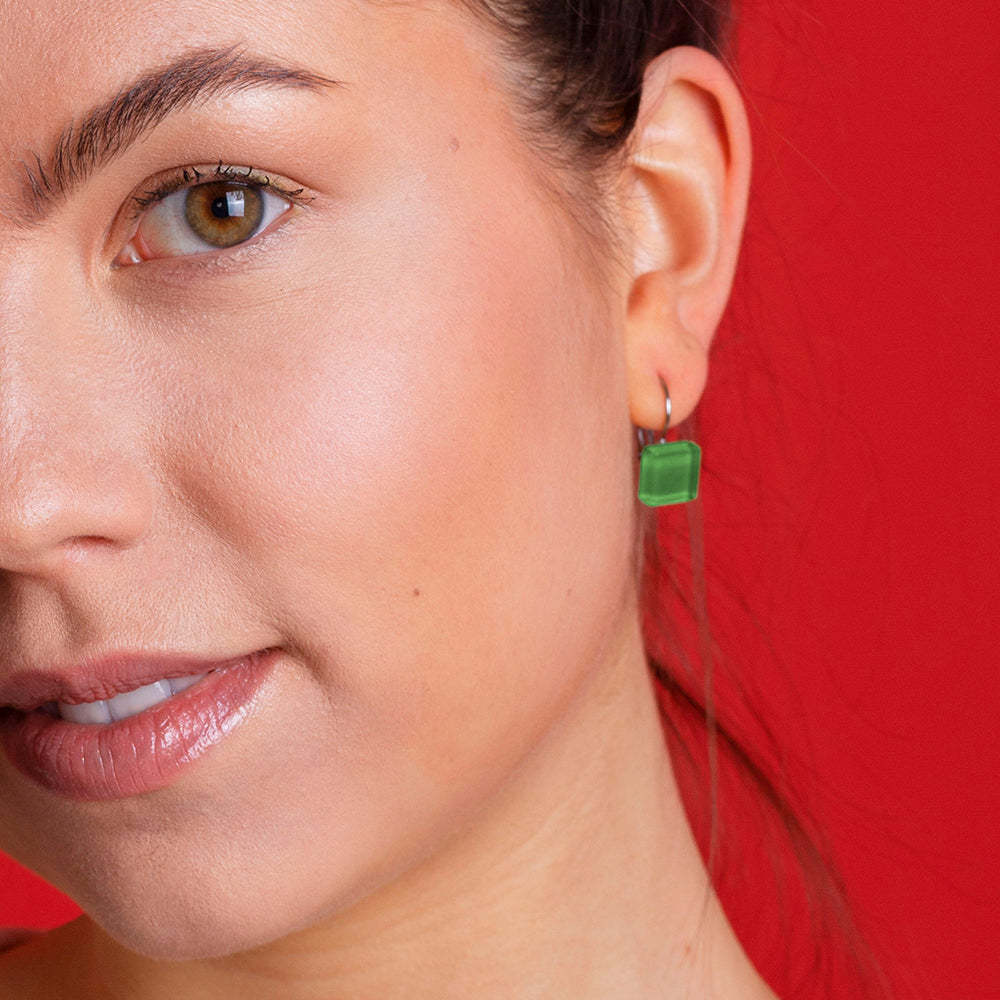 Foto von Geometric glass earrings • 10mm Foto von Geometric glass earrings • 10mm
