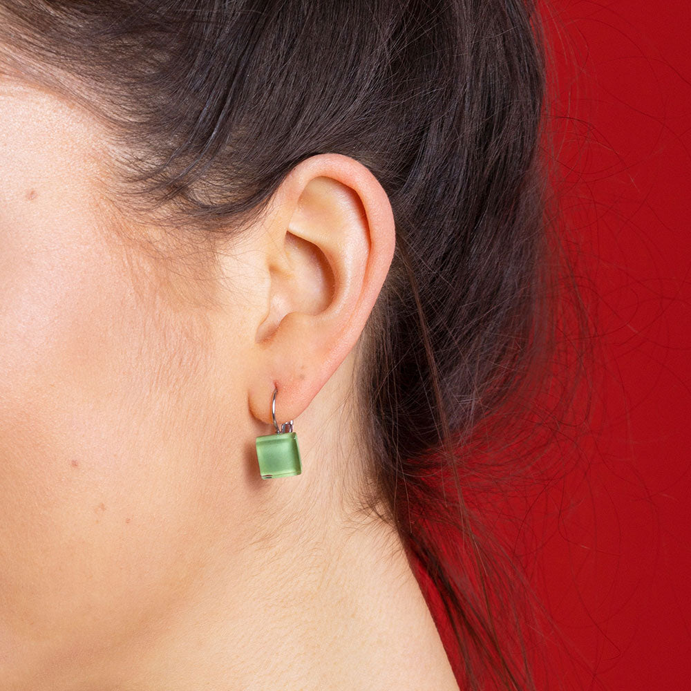 Foto von Geometric glass earrings • 10mm Foto von Geometric glass earrings • 10mm
