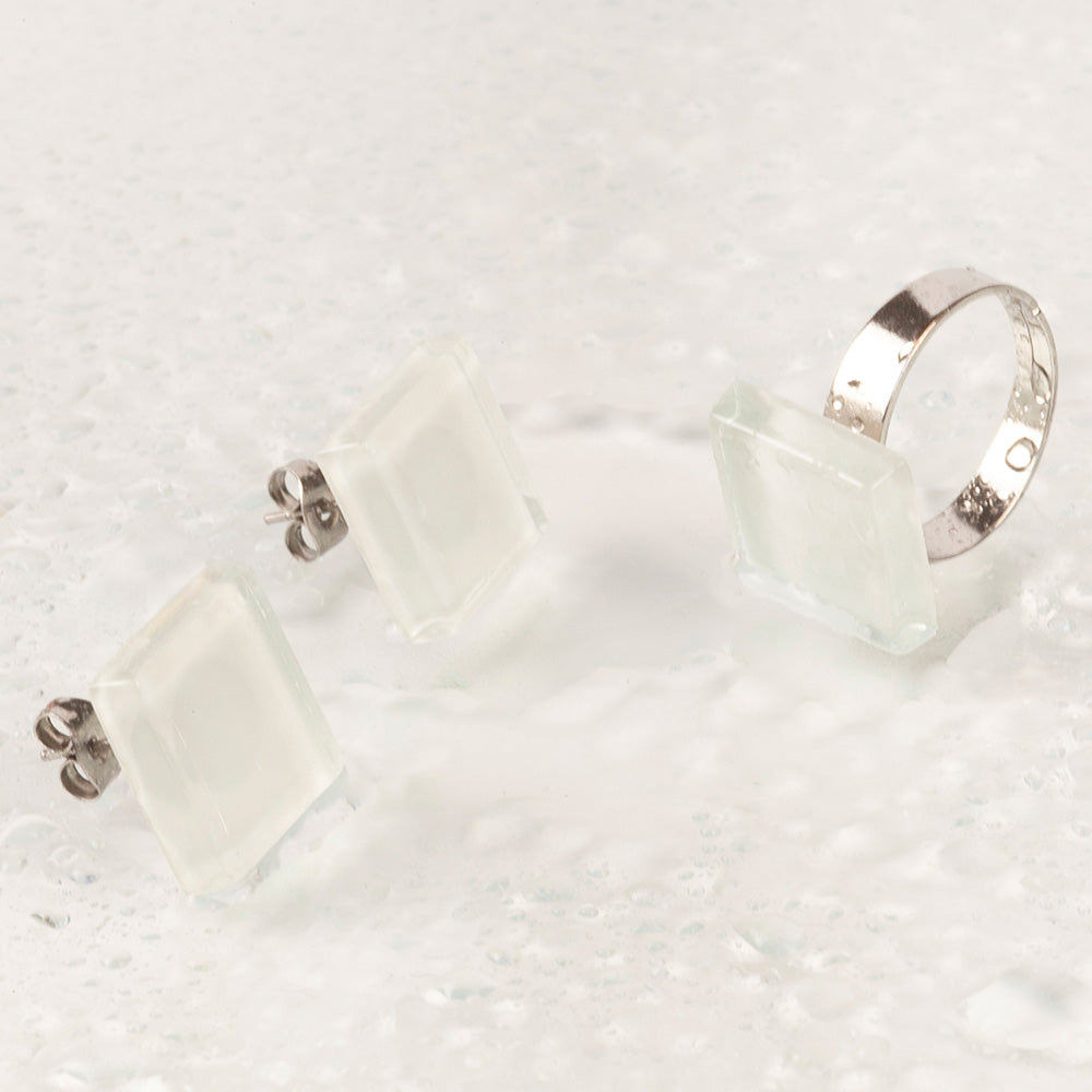 Foto von Square ring with 15mm stone • adjustable size Foto von Square ring with 15mm stone • adjustable size