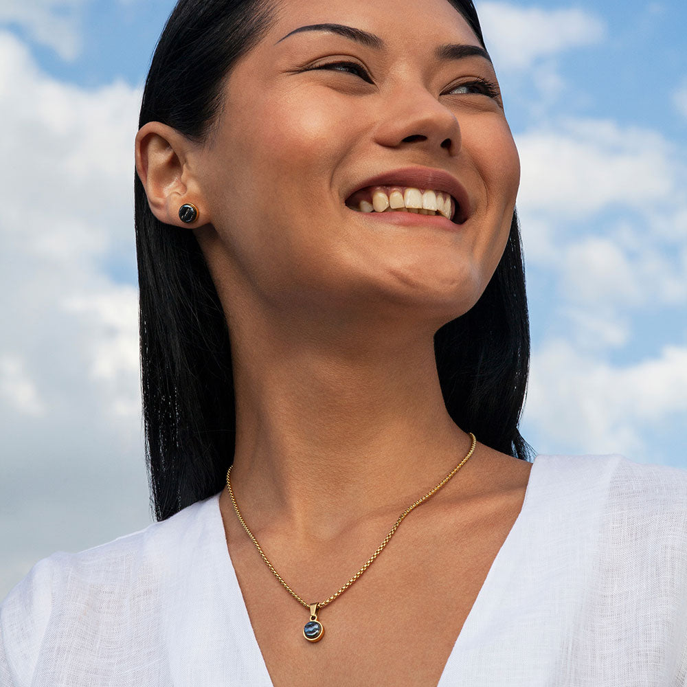 Foto von Stainless steel stud earrings with stone • Mother-of-pearl look • 8mm Foto von Stainless steel stud earrings with stone • Mother-of-pearl look • 8mm