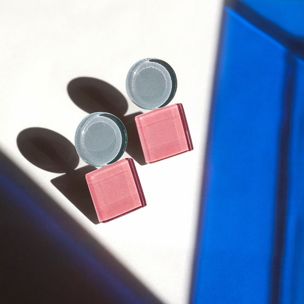 Foto von Geometric statement earrings Foto von Geometric statement earrings