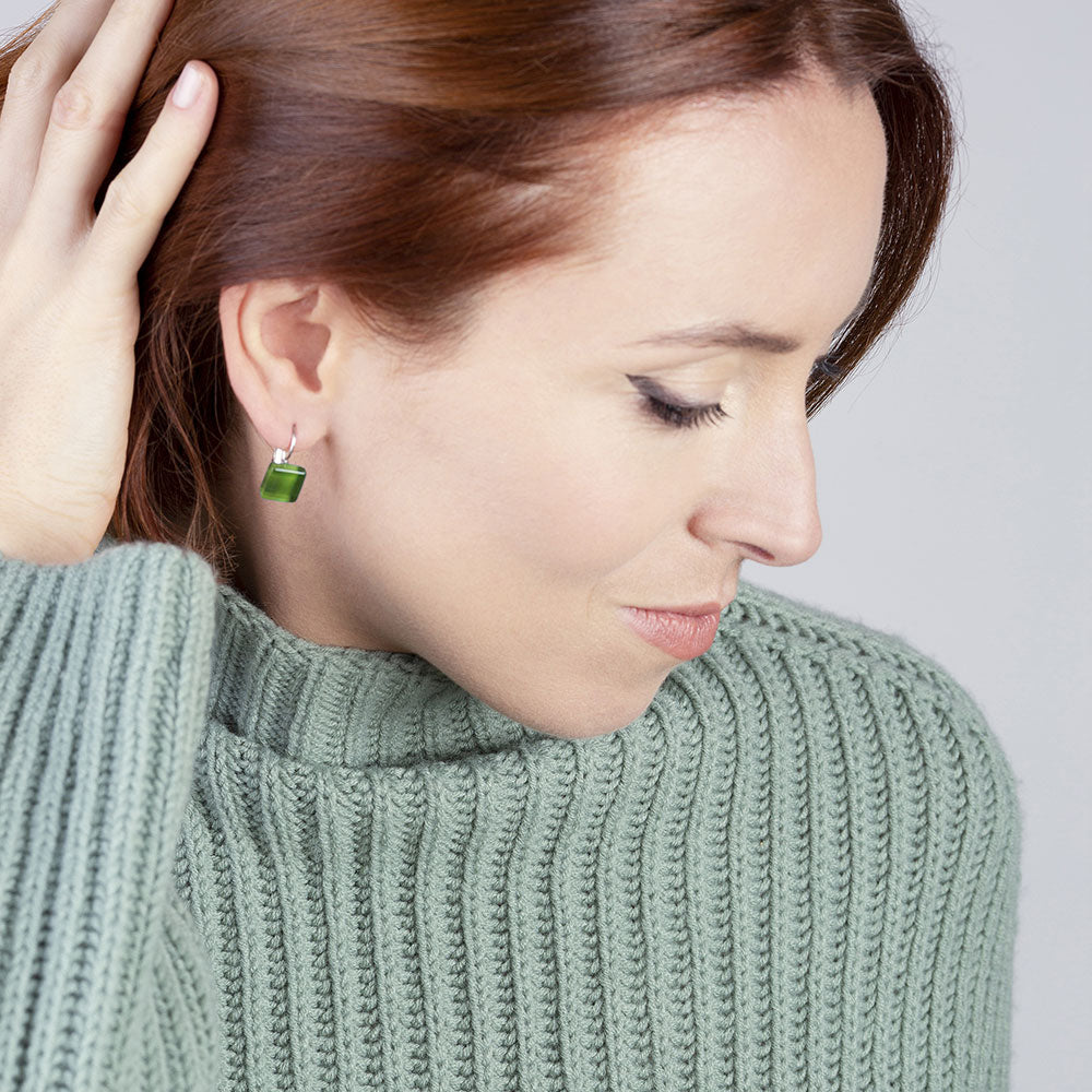 Foto von Geometric glass earrings • 10mm Foto von Geometric glass earrings • 10mm